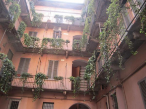  Charming and elegant apartment historic center of Milan  Милан
